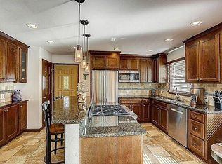 3810 S Brook Pl, Saint Francis, WI 53235