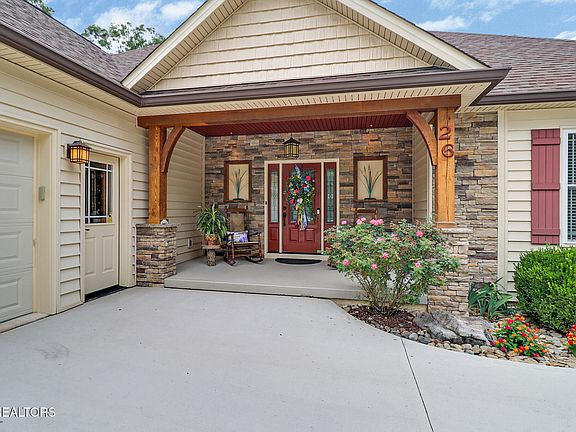 3rd image of 26 Dylan Ln