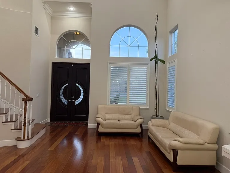 1280 Fleming Ave — Photo 4