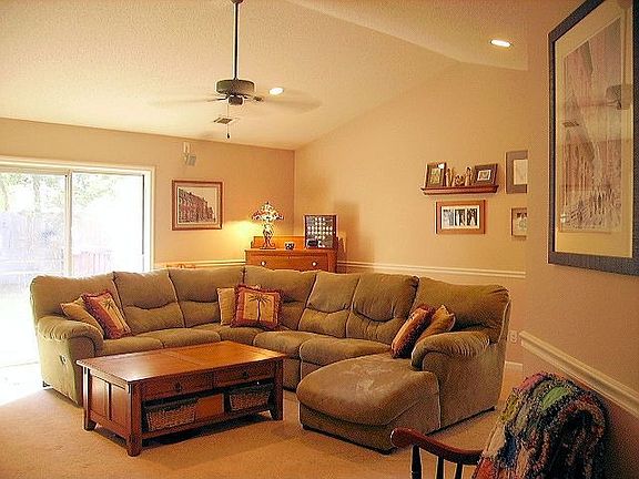 Spacious Family Room