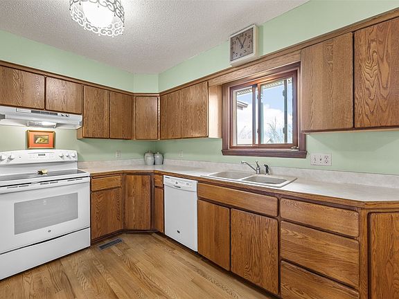 5th image of 130 Joseph Ln SE