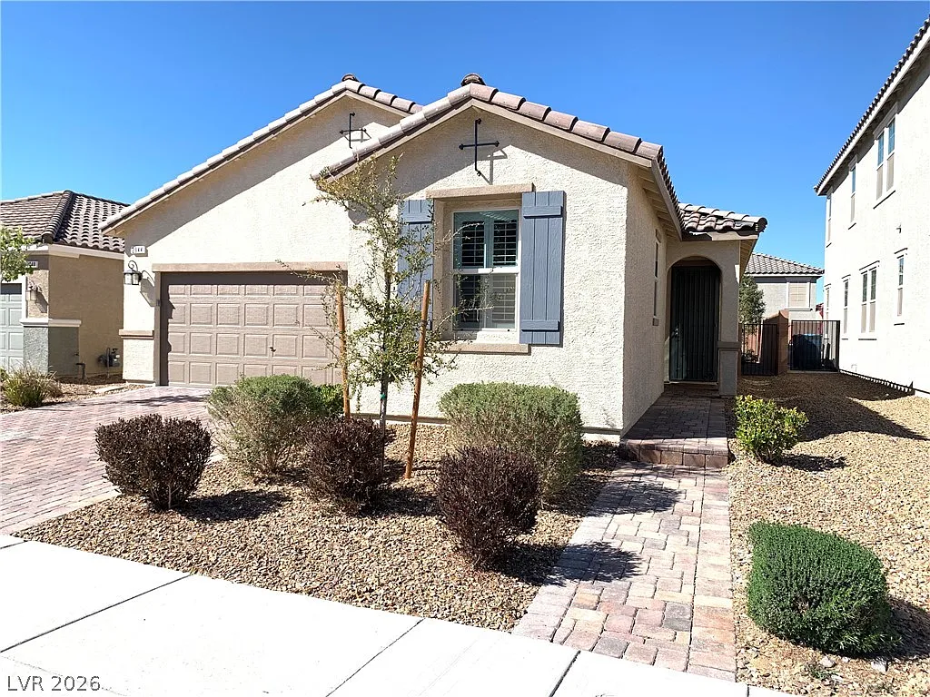 3 bed, 2.5 bath, 1844 sqft, $2,595 — Photo 2