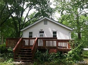2nd image of 450 Suburban Ave