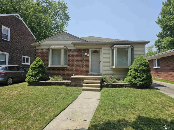 2946 Parkwood St, Trenton, MI 48183
