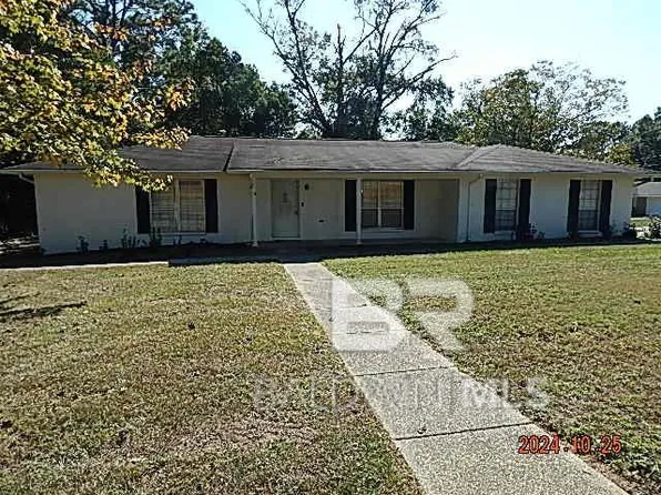 2 Pope Ct, Fairhope, AL 36532