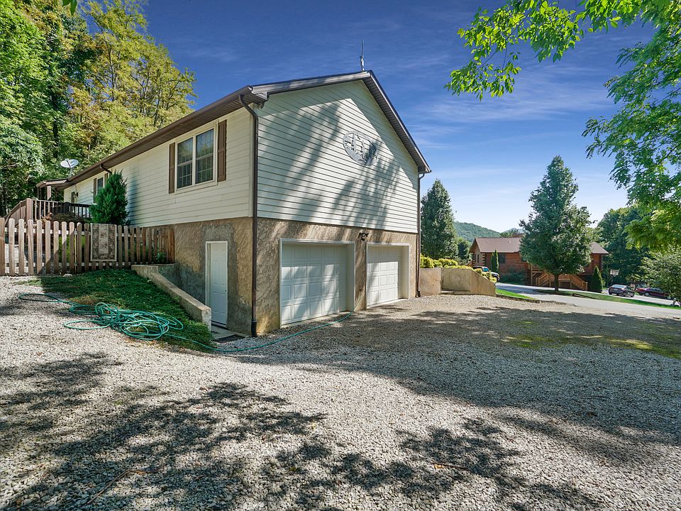 1st image of 120 Airish Ln