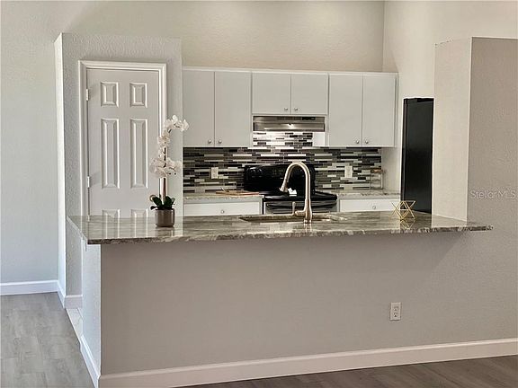 3rd image of 391 Sterling Dr
