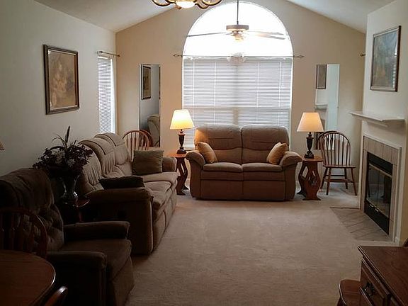 Living Area, FP, Ceiling Fan