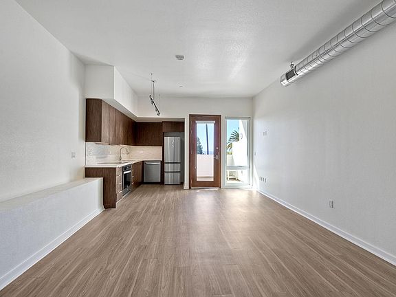 5th image of 2466 1st Ave #15