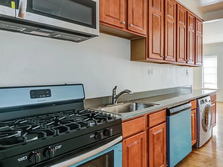 114 Clyde Ave — Photo 48