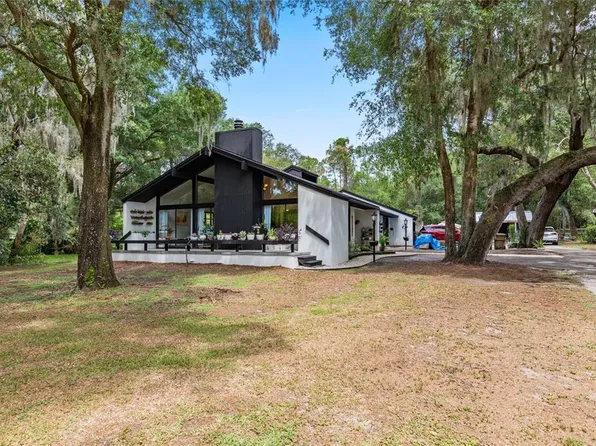 9229 Silver Lake Dr, Leesburg, FL 34788