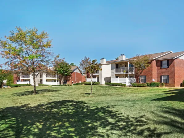 Arbors at Natchez Trace Apartments