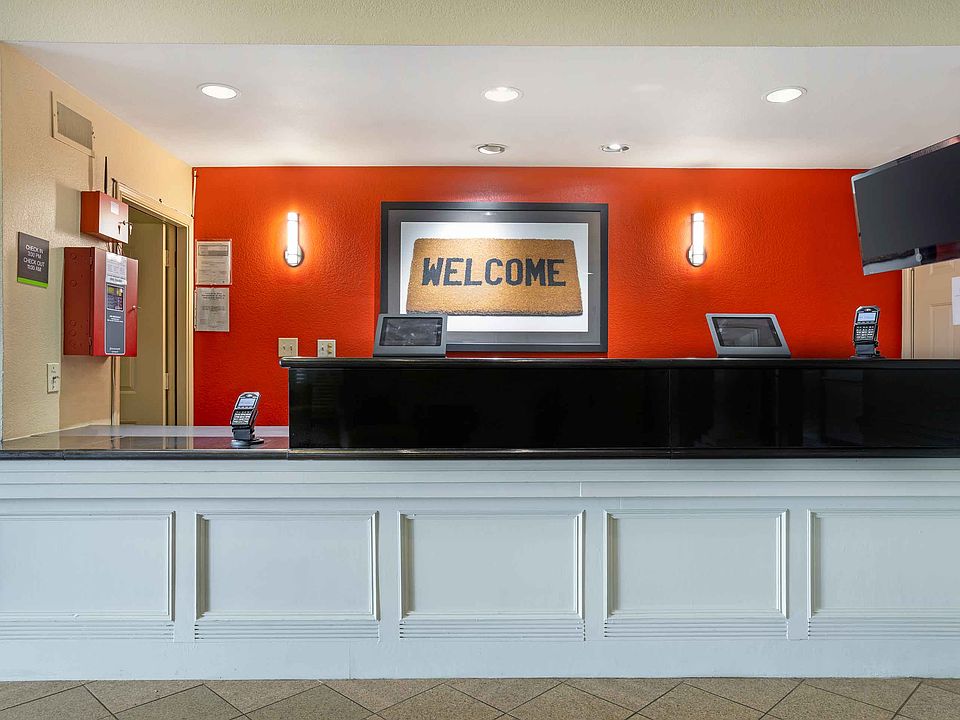 Lobby and Guest Check-in