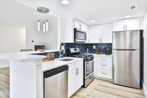 Kitchen-Upgraded - Racquet Club Apartments and Townhomes