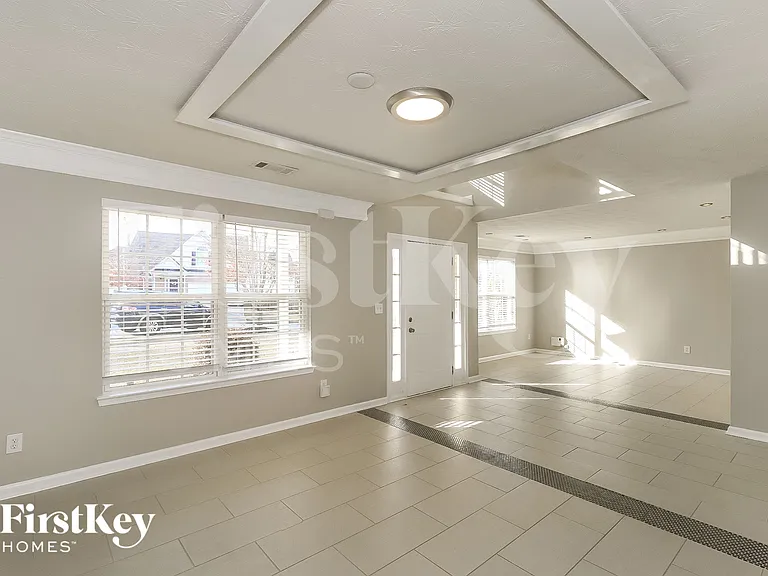 117 River Pass Ct — Photo 2