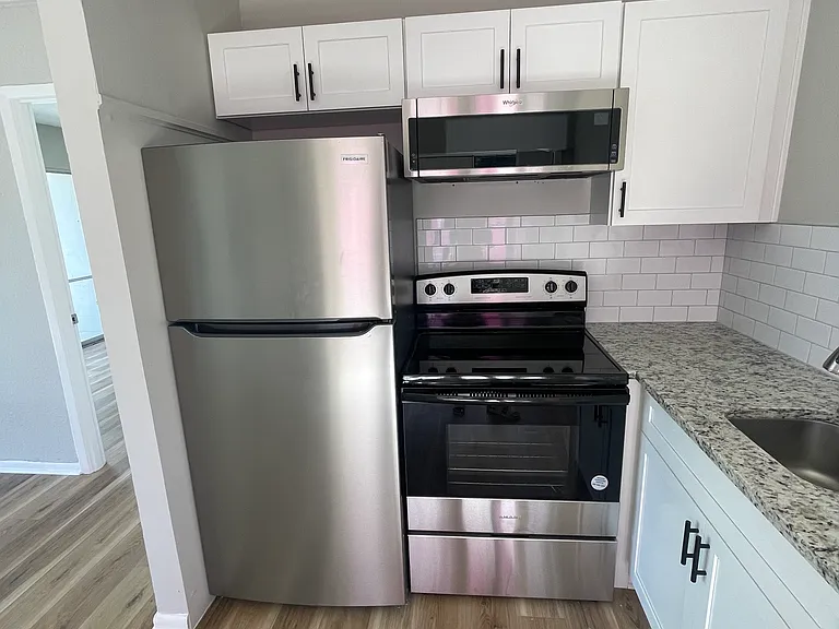 807 S Moody Rd #B3 — Photo 3