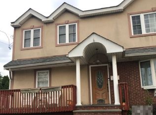 1611 N Jerusalem Rd, East Meadow, NY 11554