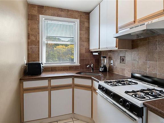 5th image of 3 Burbank St APT 2A