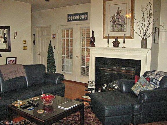 5th image of 311 Oleander Dr #A