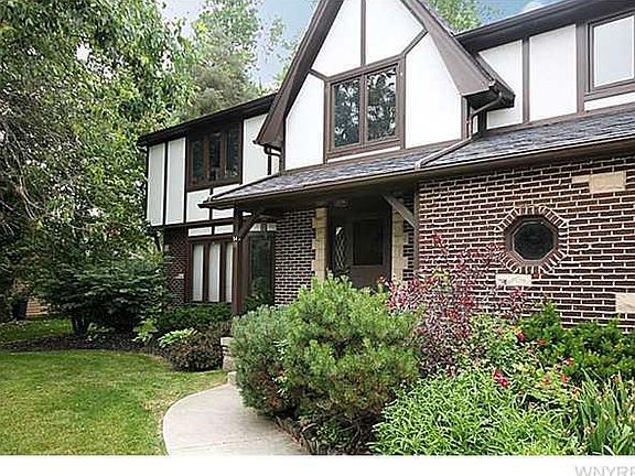 2nd image of 54 Waxwing Ln