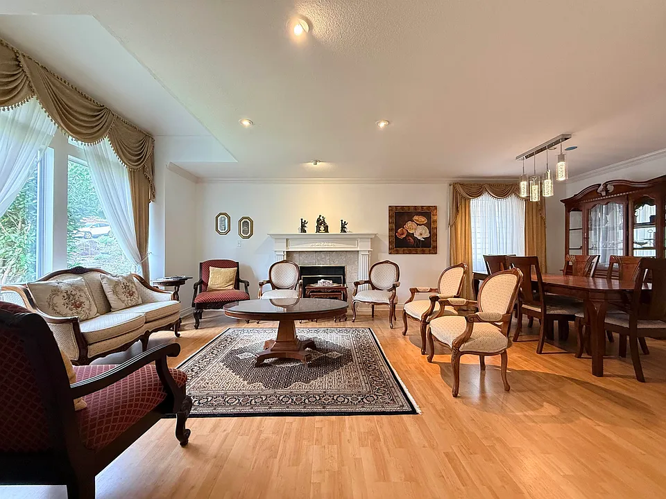 335 W 27th St #MAIN HOUSE