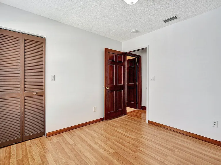 6149 Foster St — Photo 15