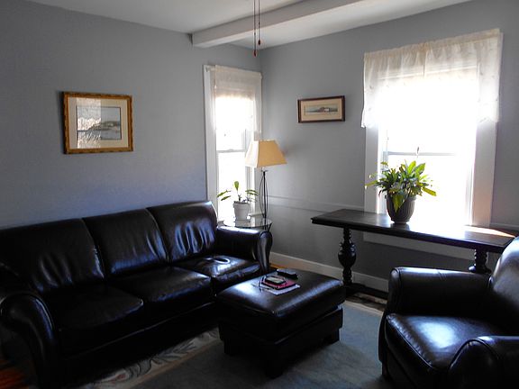3rd image of 29 Bradley Ave