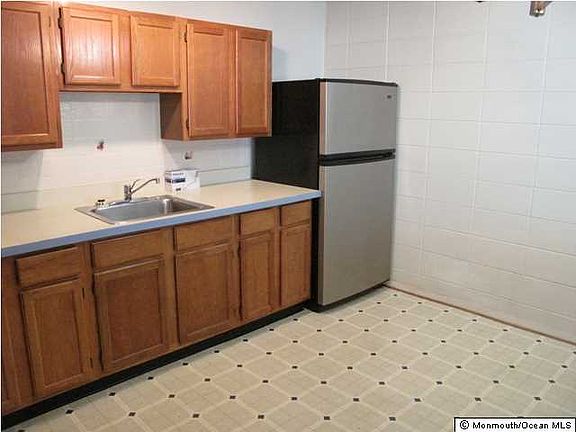 3rd image of 6B Holly St