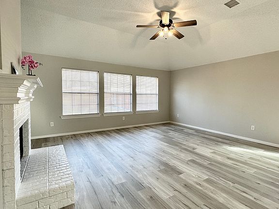 4th image of 3801 Rose Ct