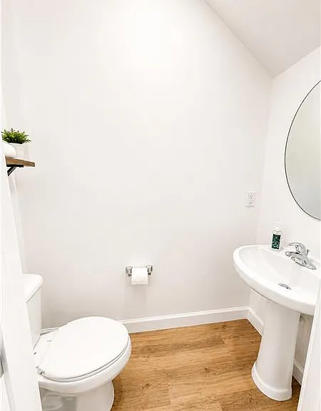 105 Orkney Rd — Photo 4