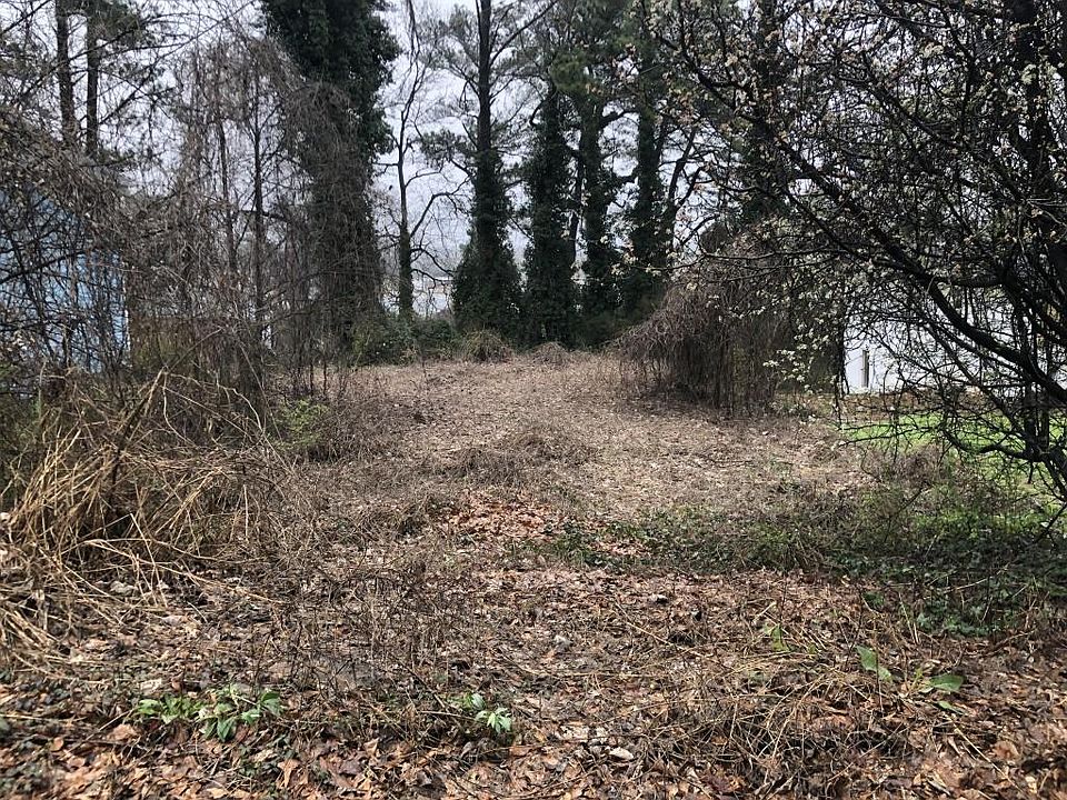 2nd image of 1686 Woodland Ave SE Lot 0