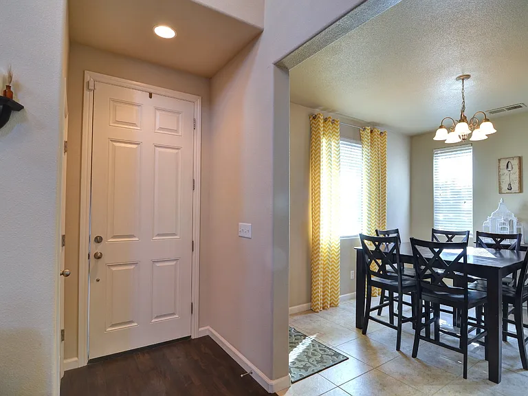 1886 N Highland Ave — Photo 3