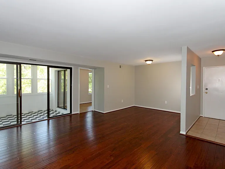 9647 Whiteacre Rd #B3 — Photo 2