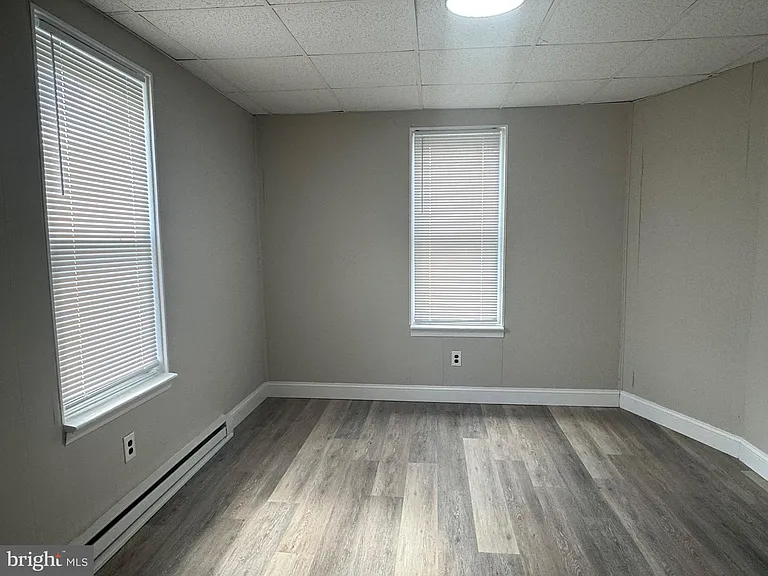 694 N Delaware St — Photo 5