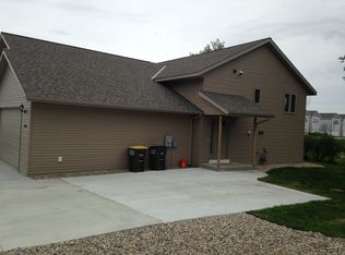 109 Valley Ln, Eagle Lake, MN 56024