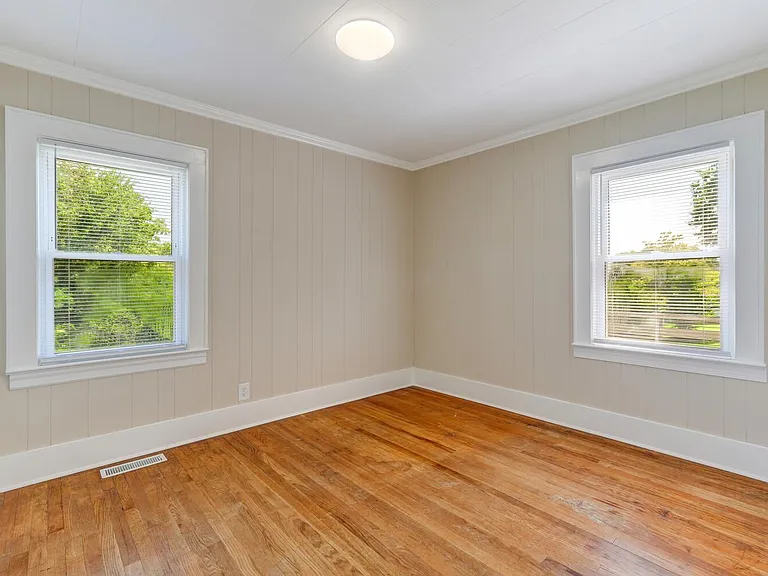 206 Merriman St — Photo 9