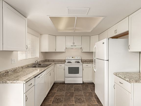 5th image of 27 W Concorda Dr APT 104