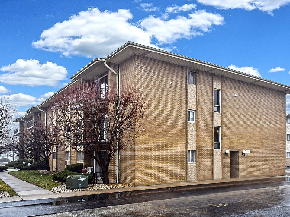 1st image of 10109 S Cicero Ave APT 303