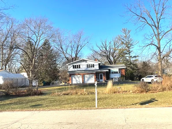 331 Parkshore Dr, Shorewood, IL 60404