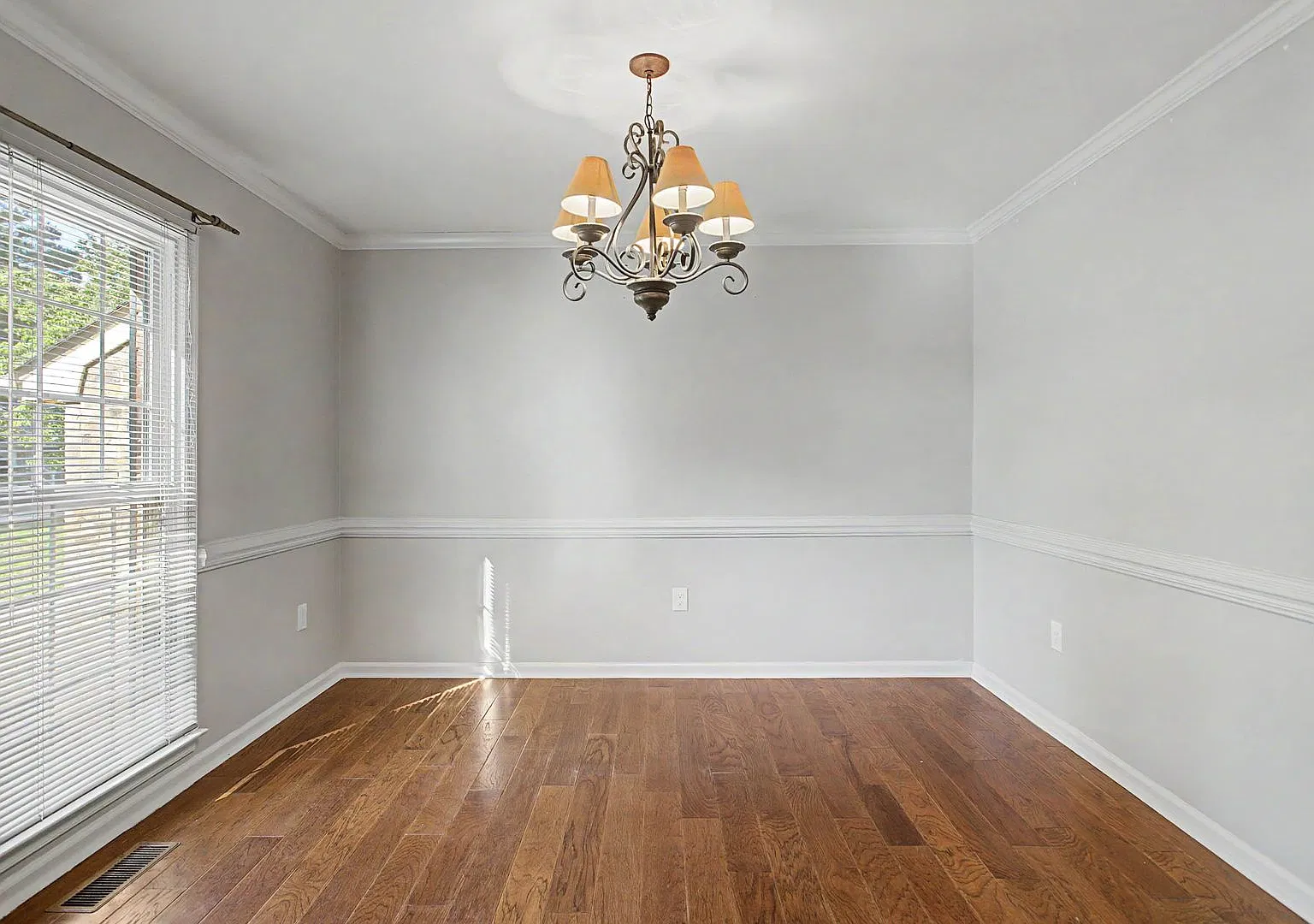 Woodlake Crossing-3bed with FROG — Photo 3