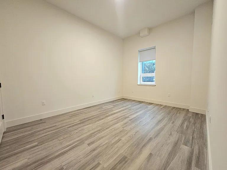 50 Washington St #21 — Photo 5