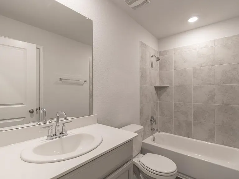 1605 Gerald Ln — Photo 13