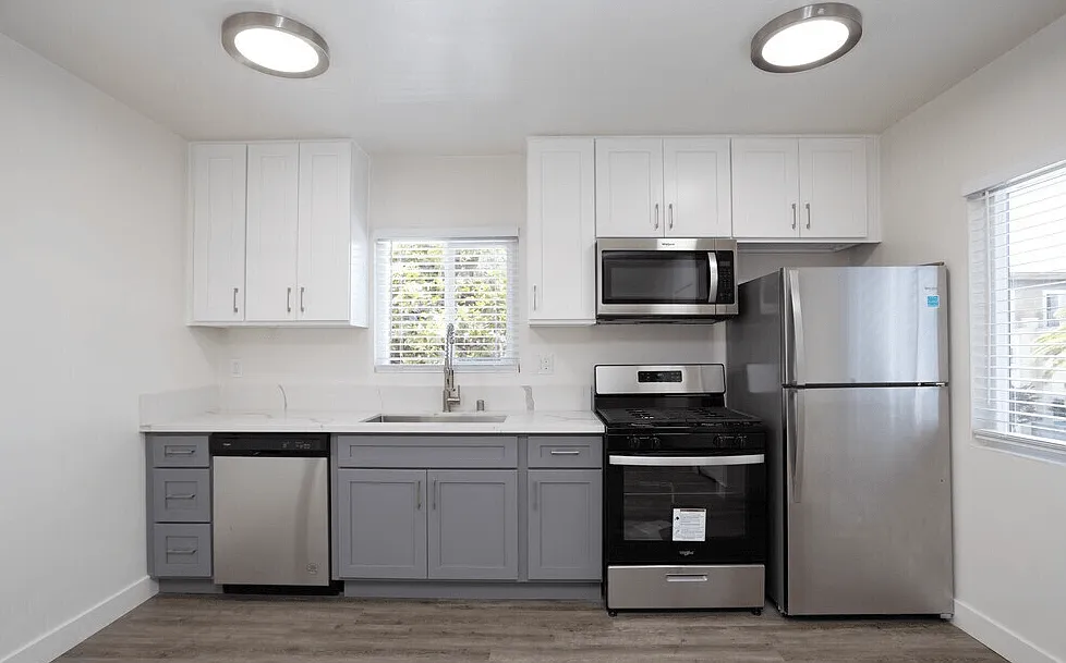 South Olive Apartments — Photo 3
