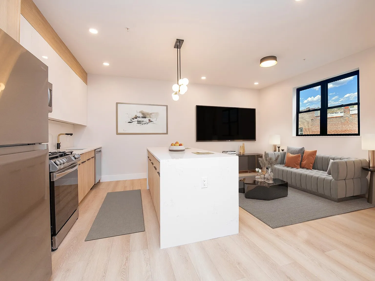1 bed, 1.0 bath, $2,700 — Photo 2