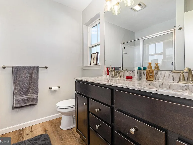 8152 Lenker Dr — Photo 17