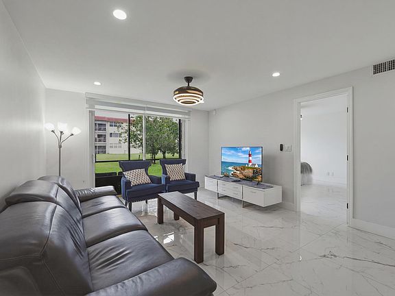 3rd image of 9523 N Hollybrook Lake Drive #103