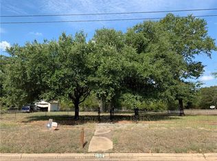 1804 Cottonwood St, Bryan, TX 77803