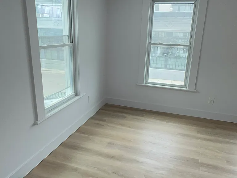 26 Rowan St #2 — Photo 6