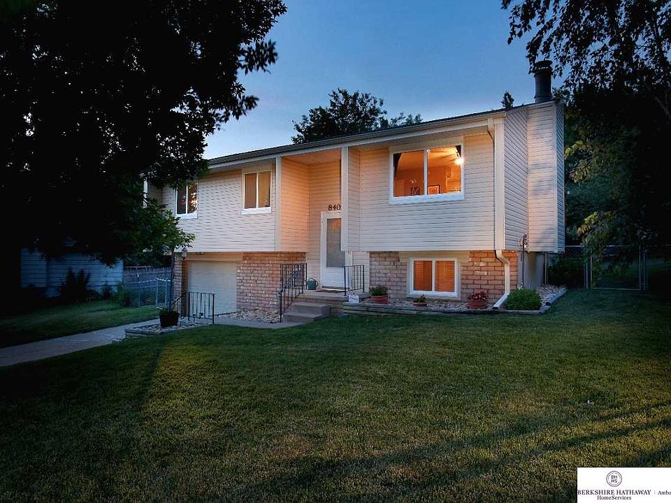 1st image of 8405 S 139th Cir