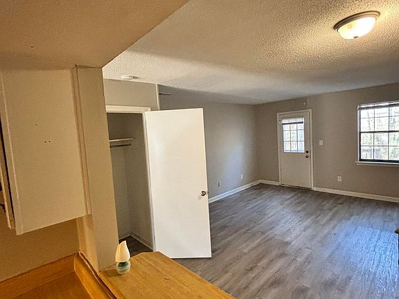 4th image of 646 Valley Crest Dr Unit 646